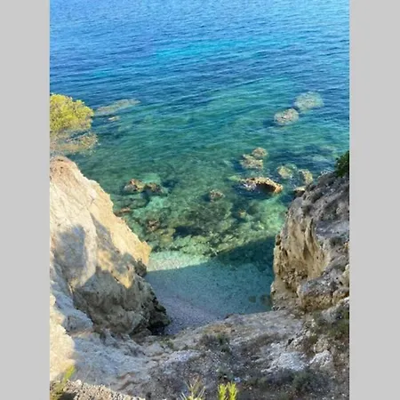 Tra Mare E Tramonti